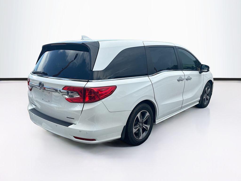 2018 Honda Odyssey - $13,555