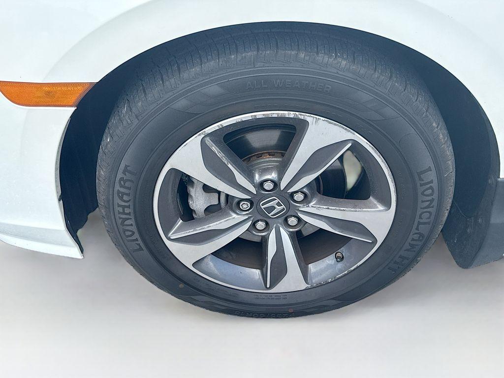 2018 Honda Odyssey - $13,555