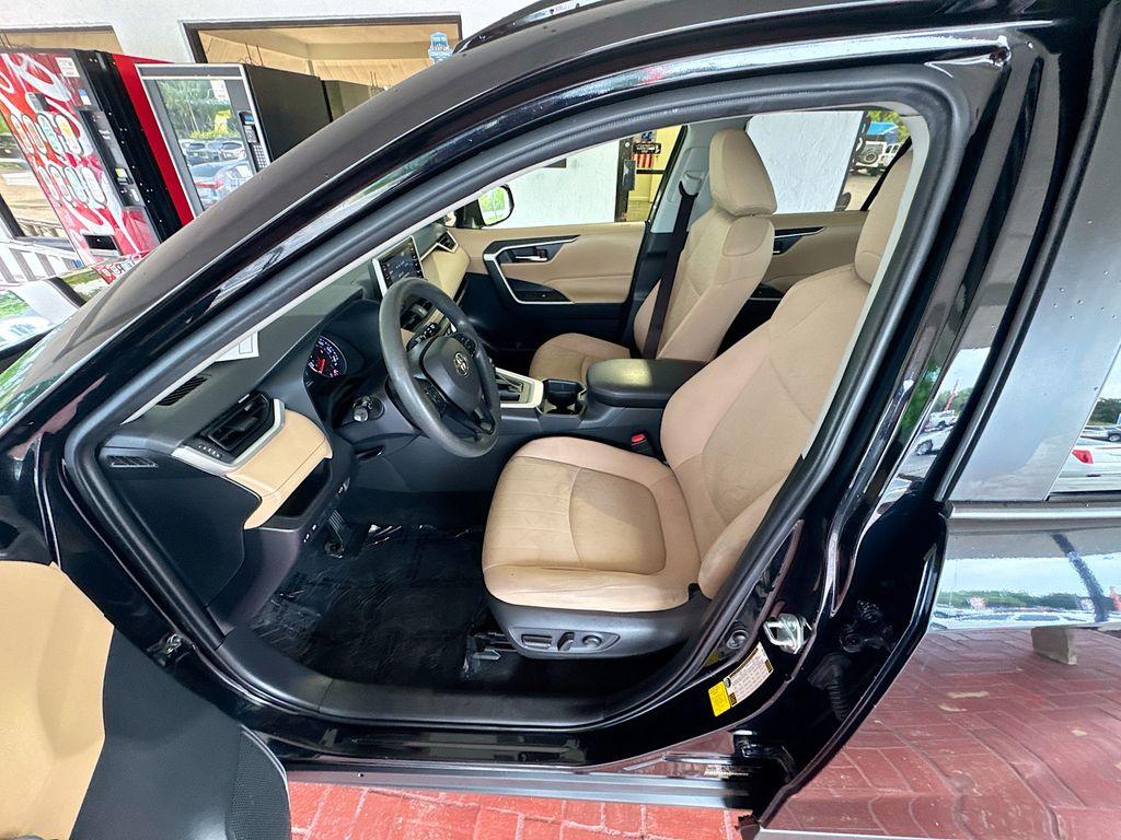 2019 Toyota RAV4 - $18,555