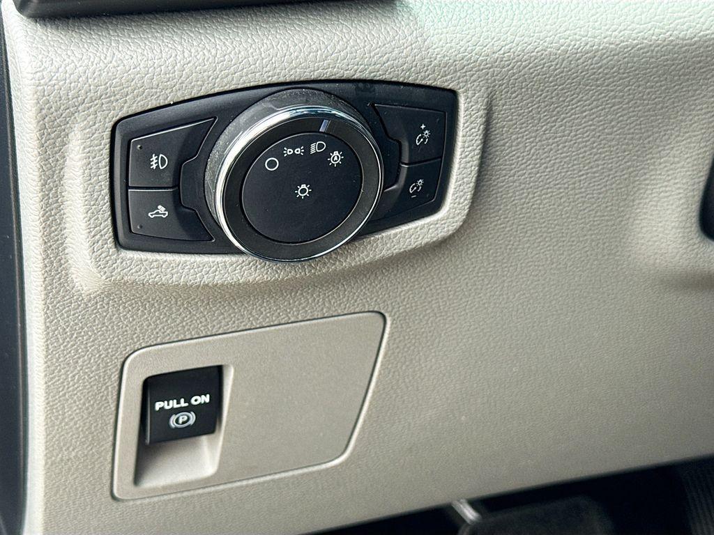 2020 Ford F150 - $28,555