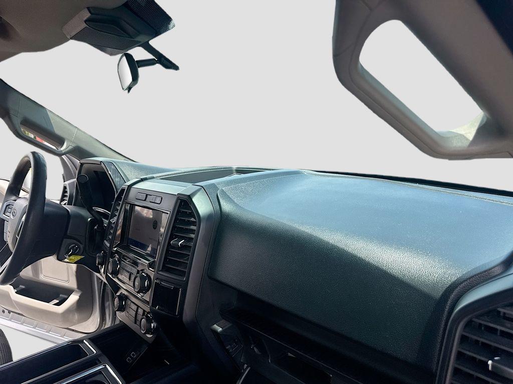 2020 Ford F150 - $28,555