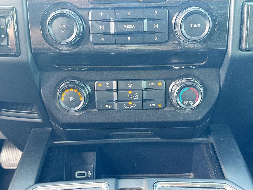 2020 Ford F150 - $28,555