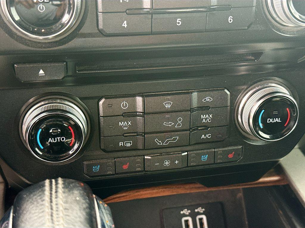 2016 Ford F150 - $20,999
