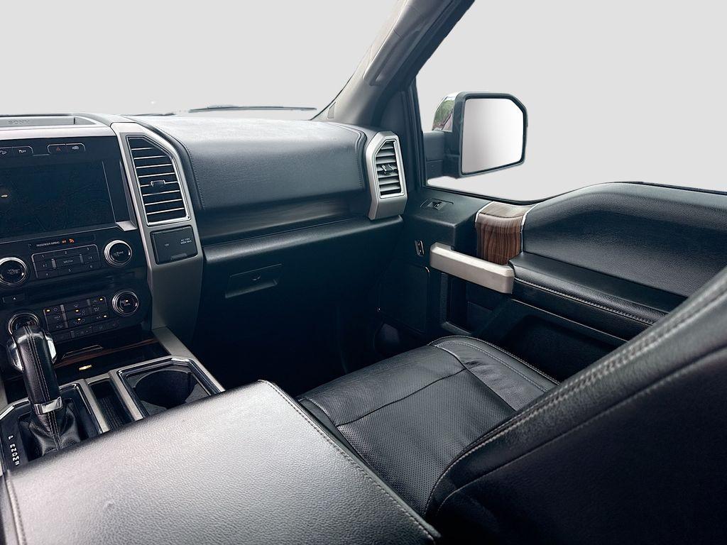 2016 Ford F150 - $20,999