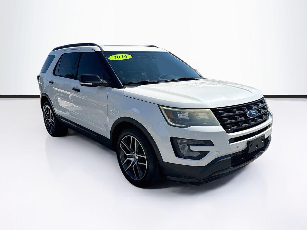 2016 Ford Explorer - $12,777