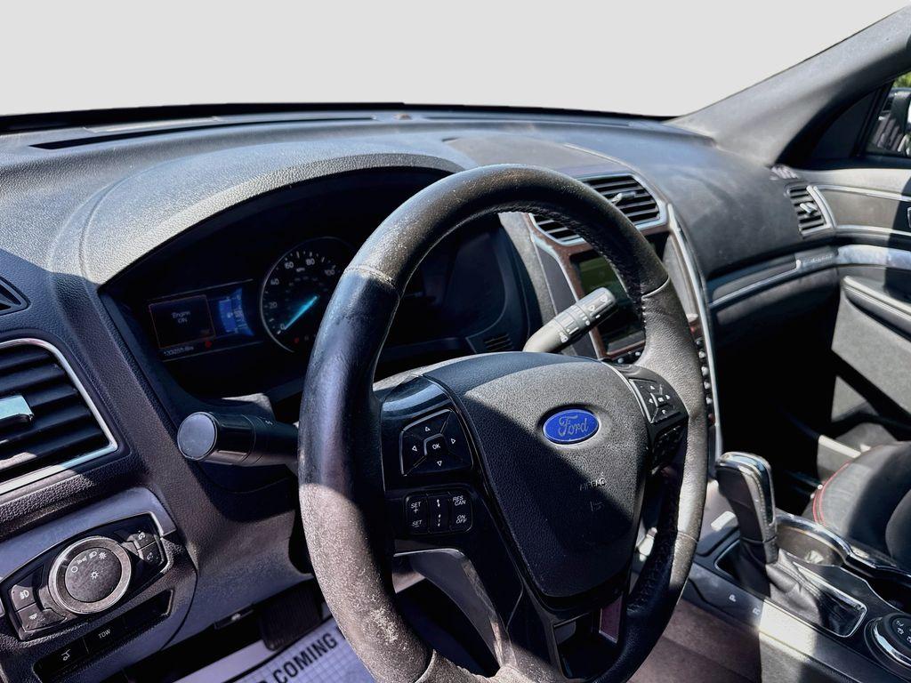 2016 Ford Explorer - $12,777