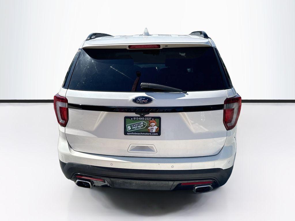2016 Ford Explorer - $12,777