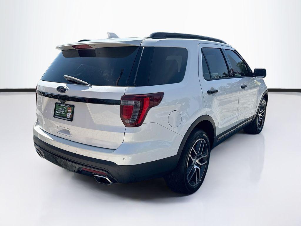 2016 Ford Explorer - $12,777