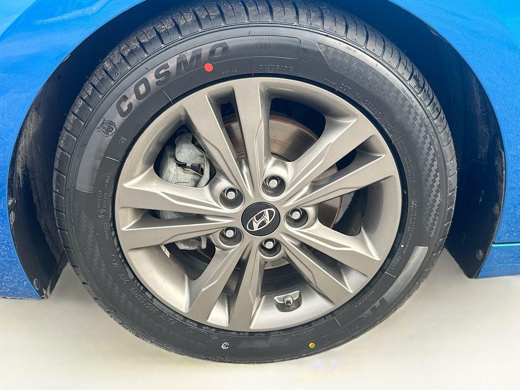 2017 Hyundai Elantra - $8,999