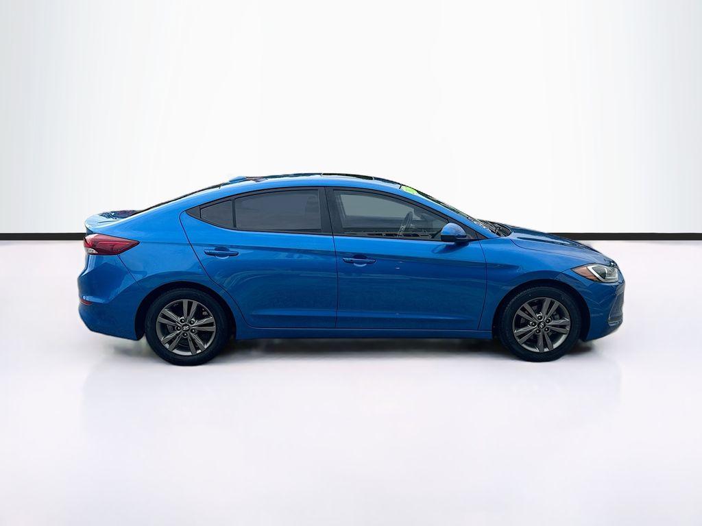 2017 Hyundai Elantra - $8,999