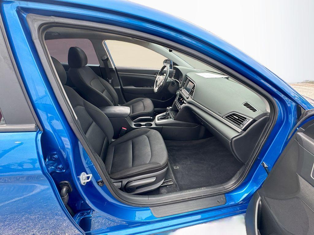 2017 Hyundai Elantra - $8,999