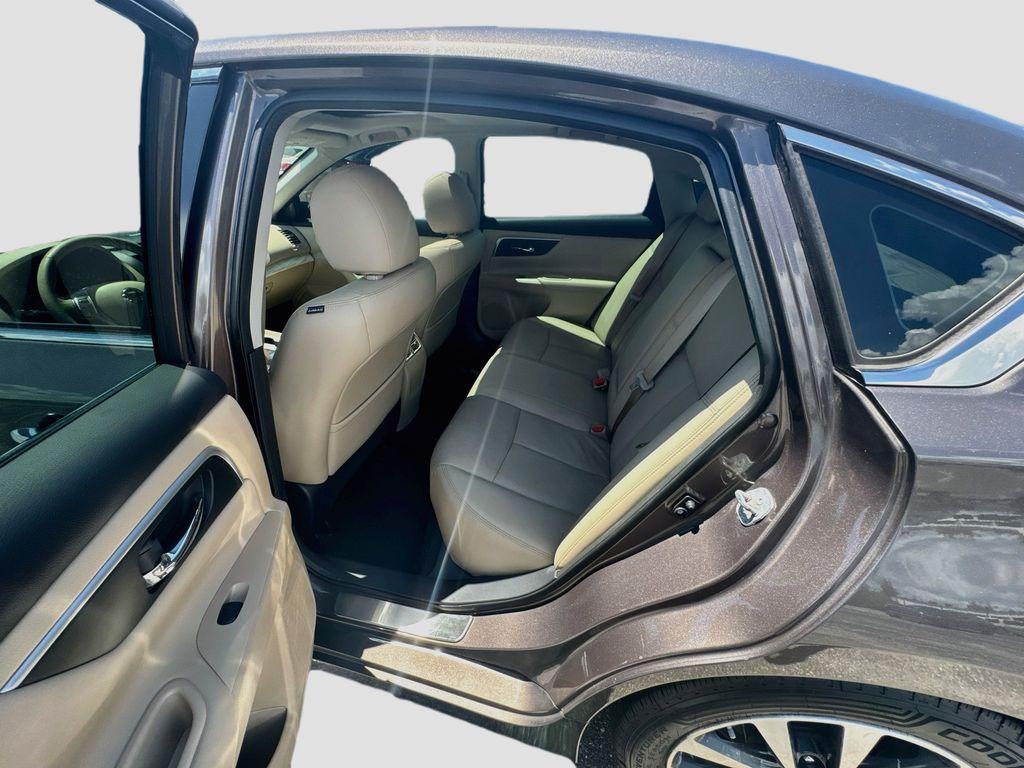 2016 Nissan Altima - $13,888