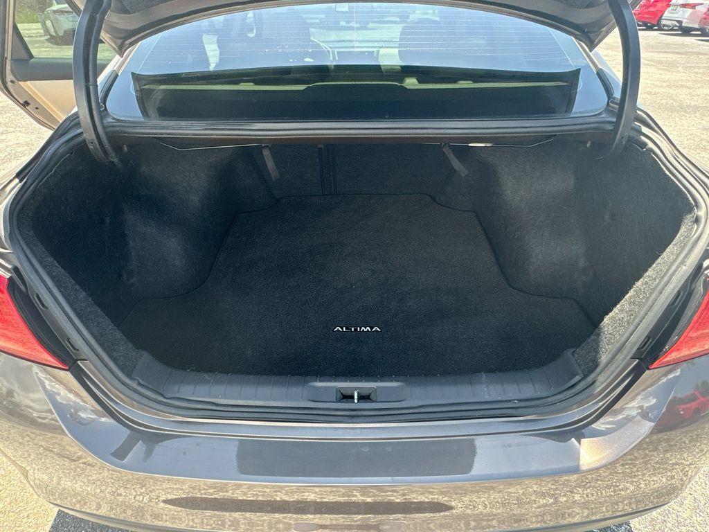 2016 Nissan Altima - $13,888