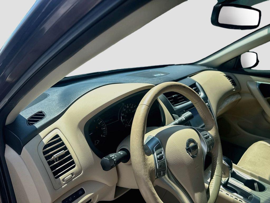 2016 Nissan Altima - $13,888