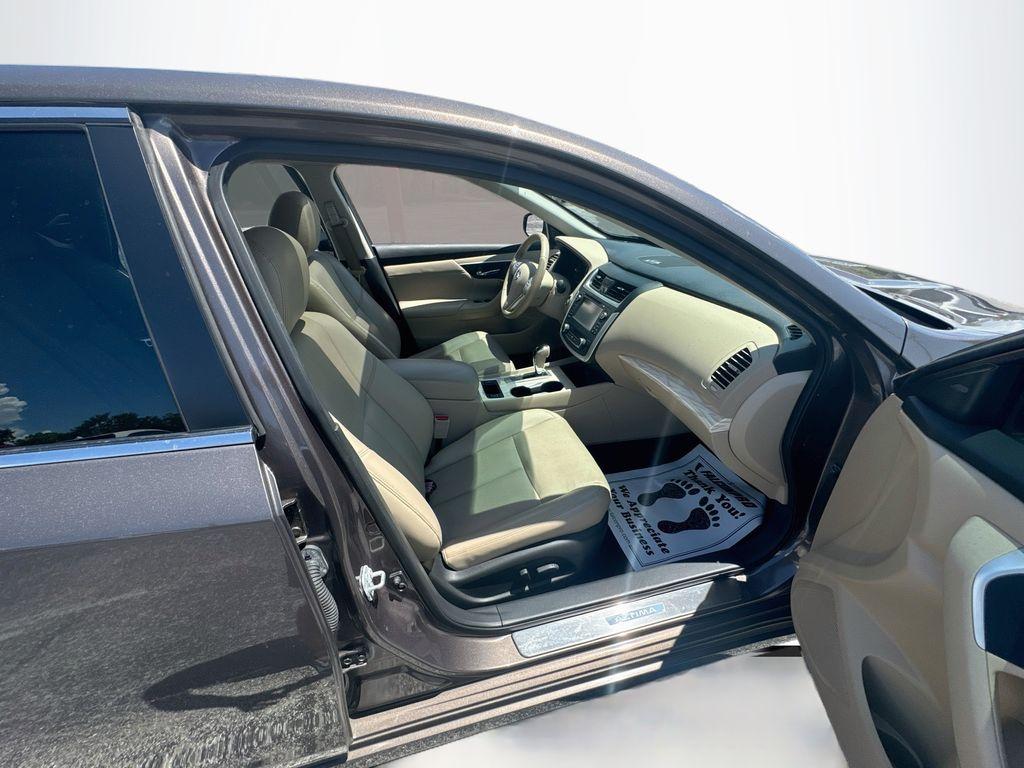 2016 Nissan Altima - $13,888