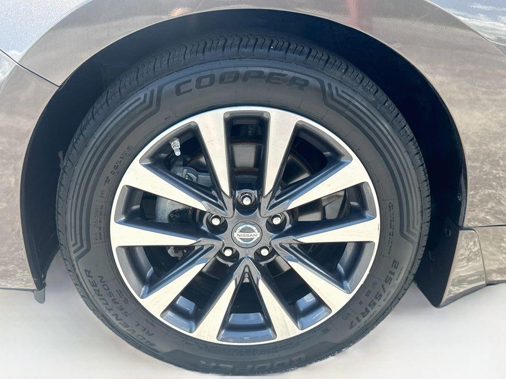 2016 Nissan Altima - $13,888