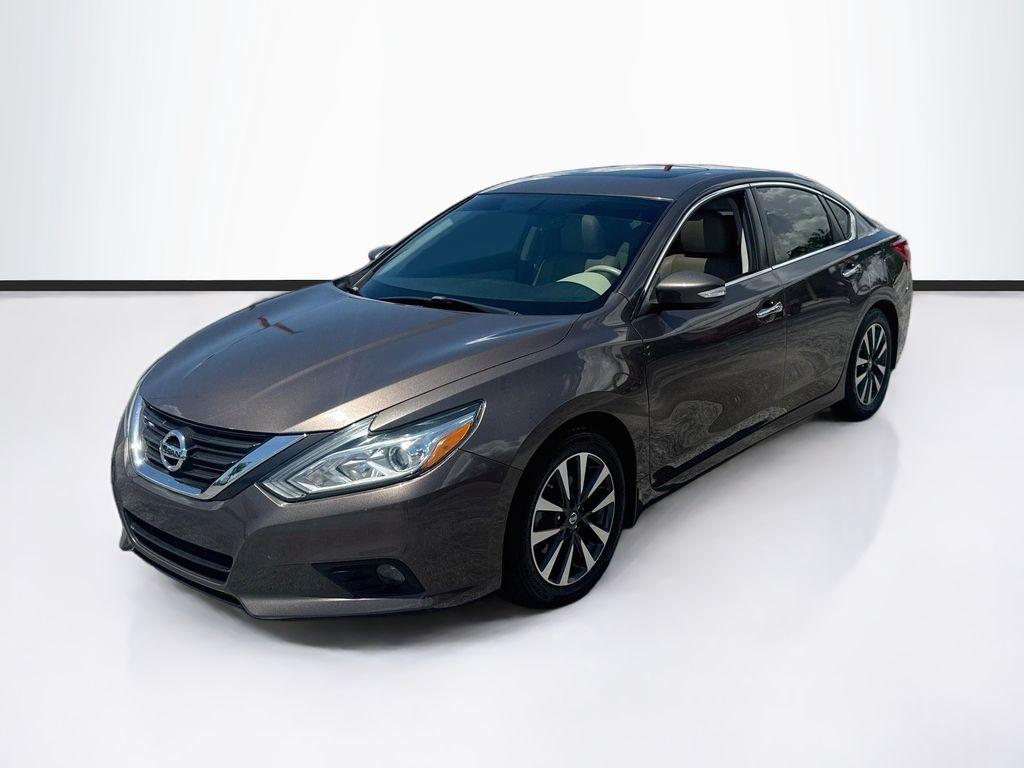 2016 Nissan Altima - $13,888