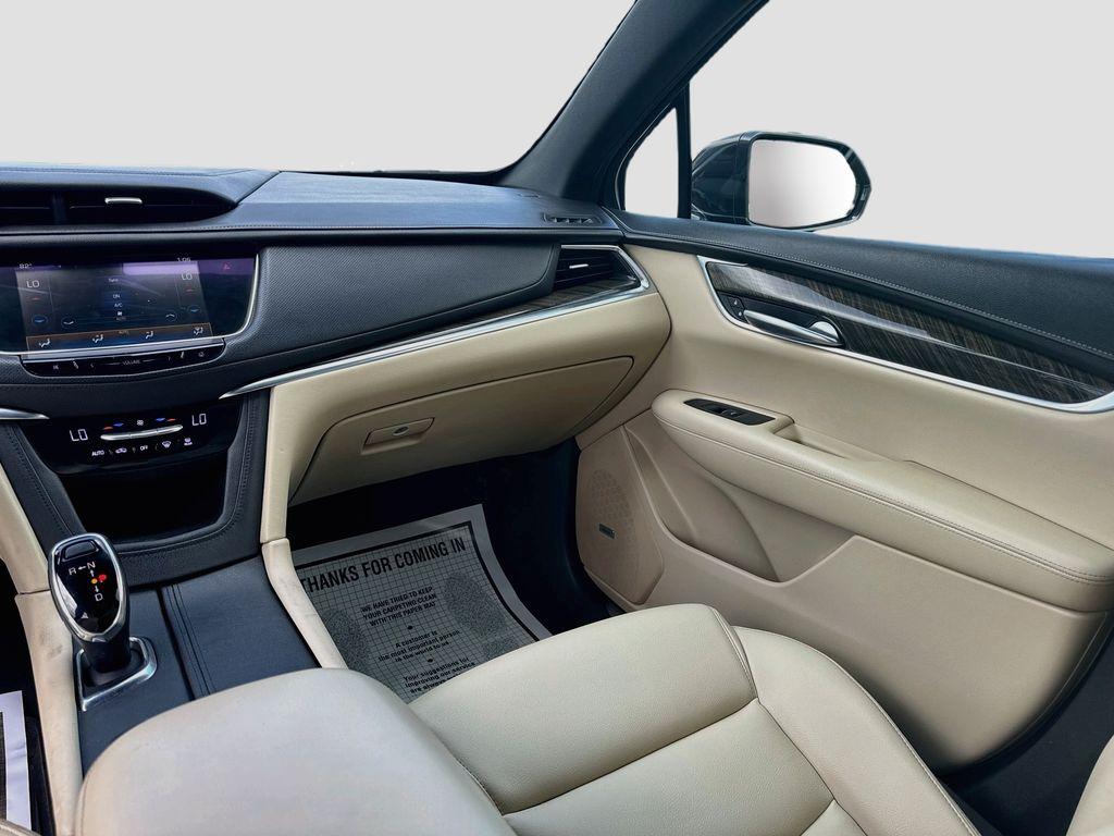 2017 Cadillac XT5 - $12,222