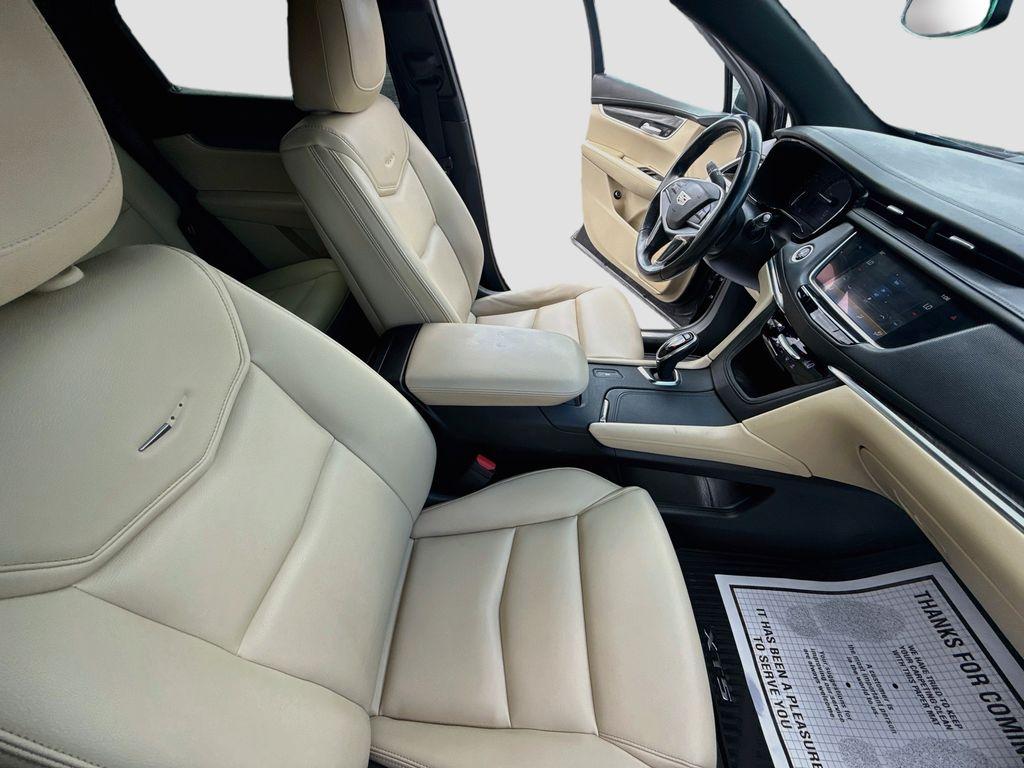 2017 Cadillac XT5 - $12,222