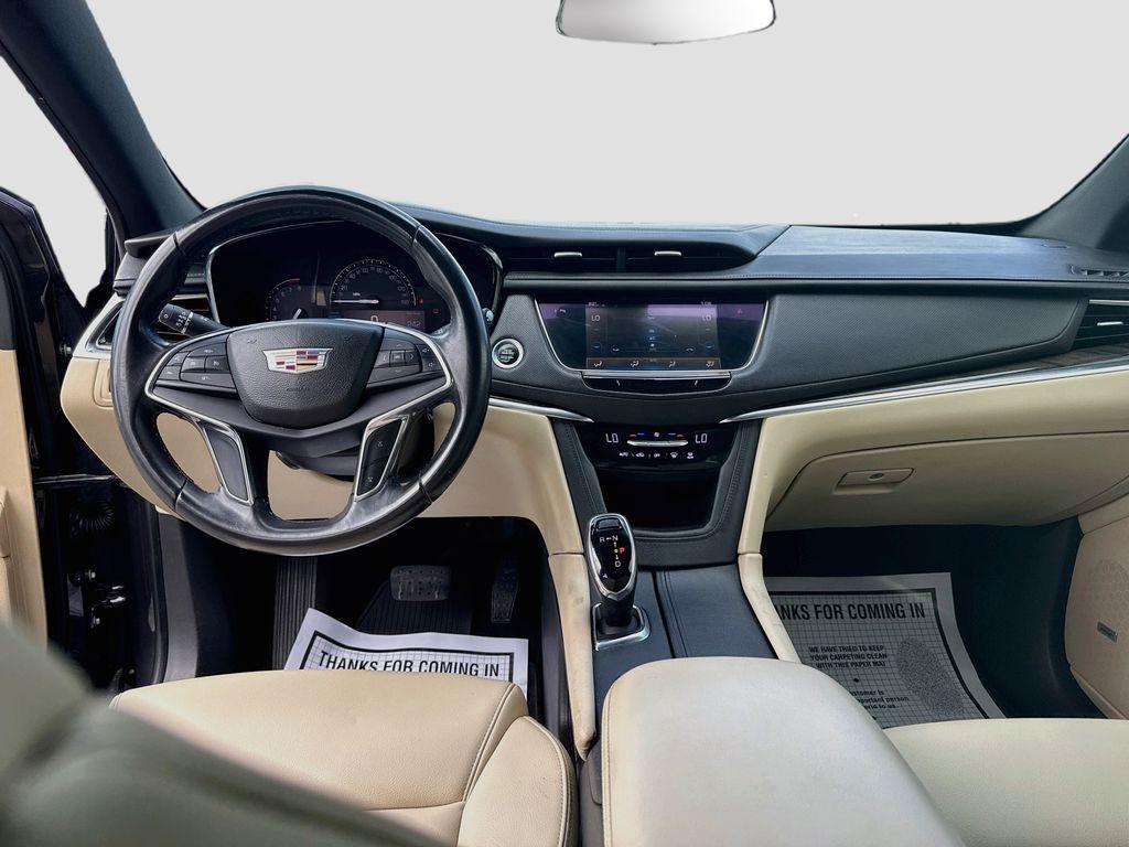 2017 Cadillac XT5 - $12,222