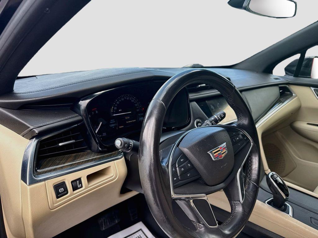 2017 Cadillac XT5 - $12,222