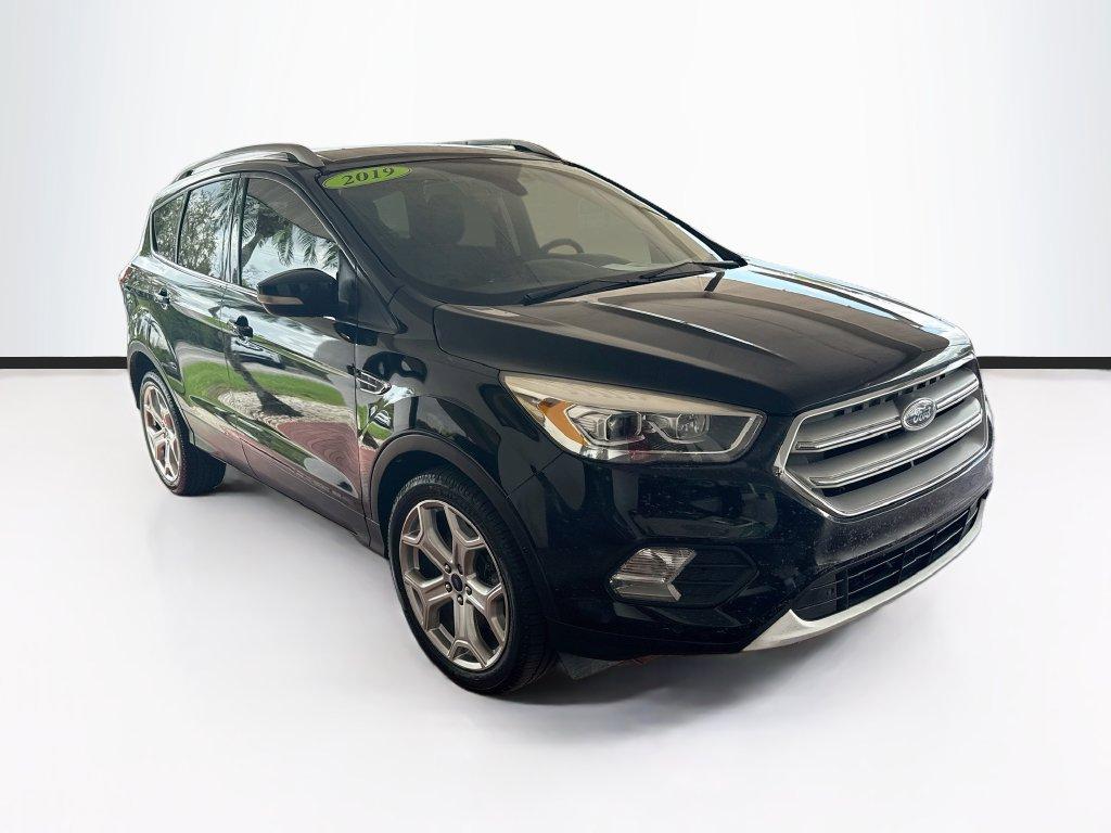 2019 Ford Escape - $10,999