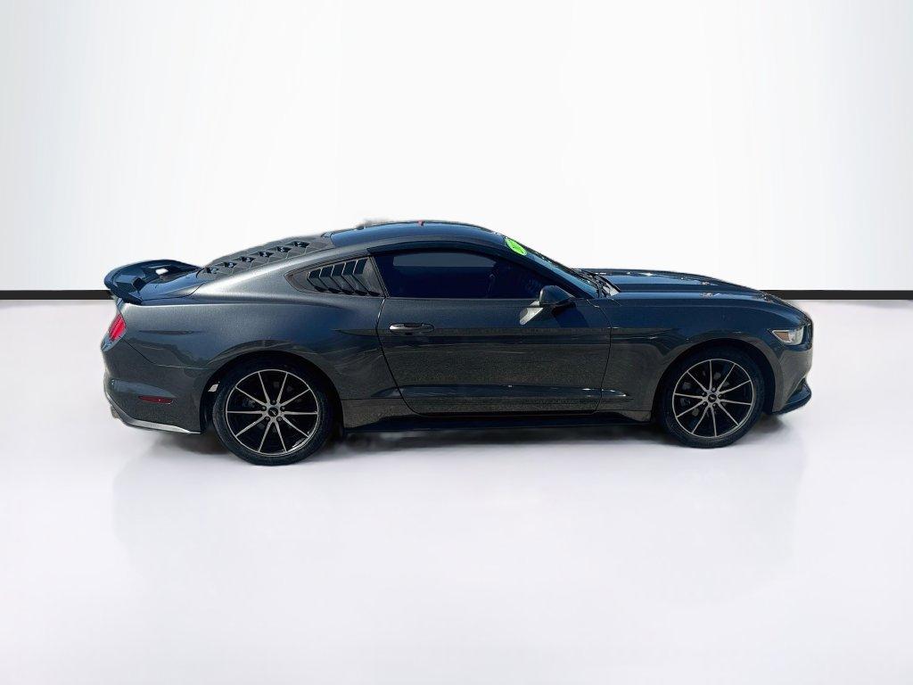 2017 Ford Mustang - $17,999