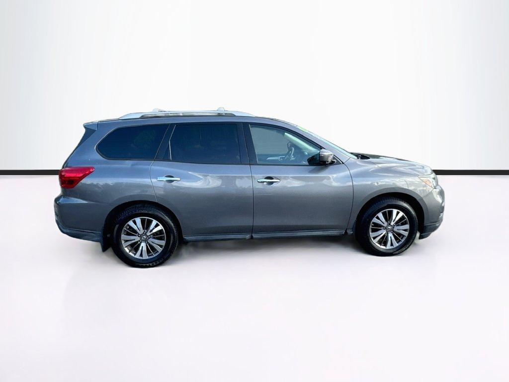2017 Nissan Pathfinder - $13,991