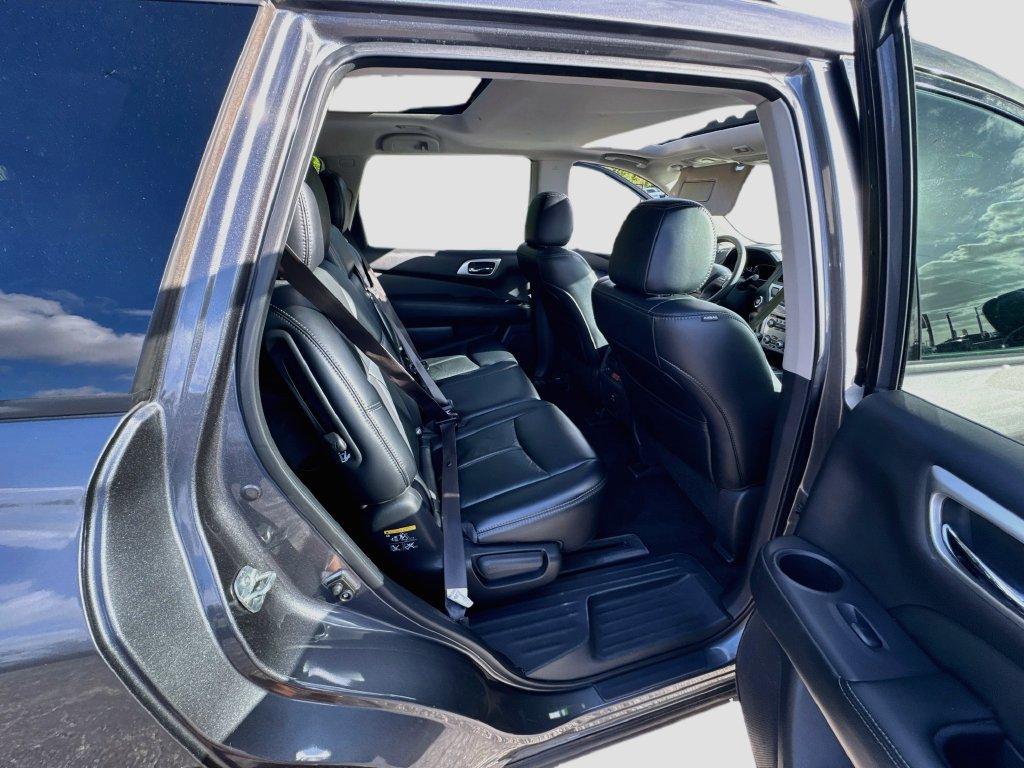 2017 Nissan Pathfinder - $13,991