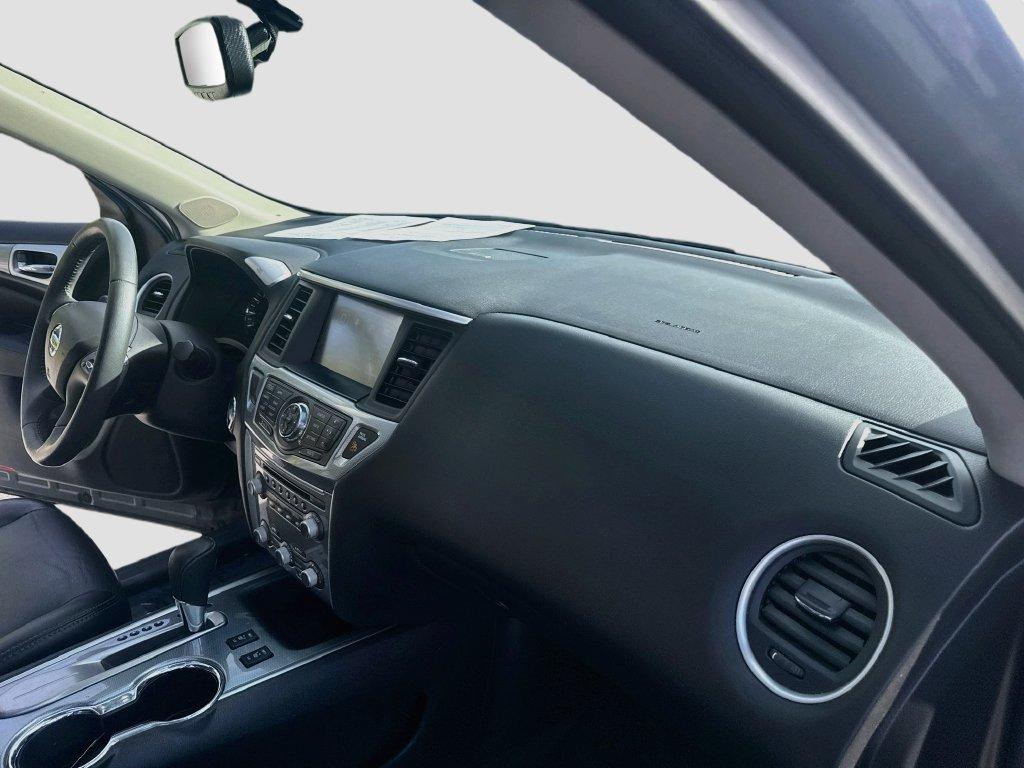 2017 Nissan Pathfinder - $13,991