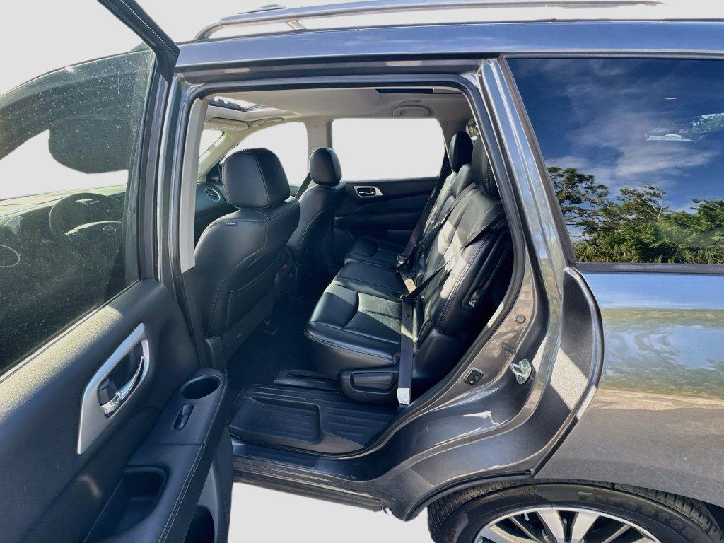 2017 Nissan Pathfinder - $13,991