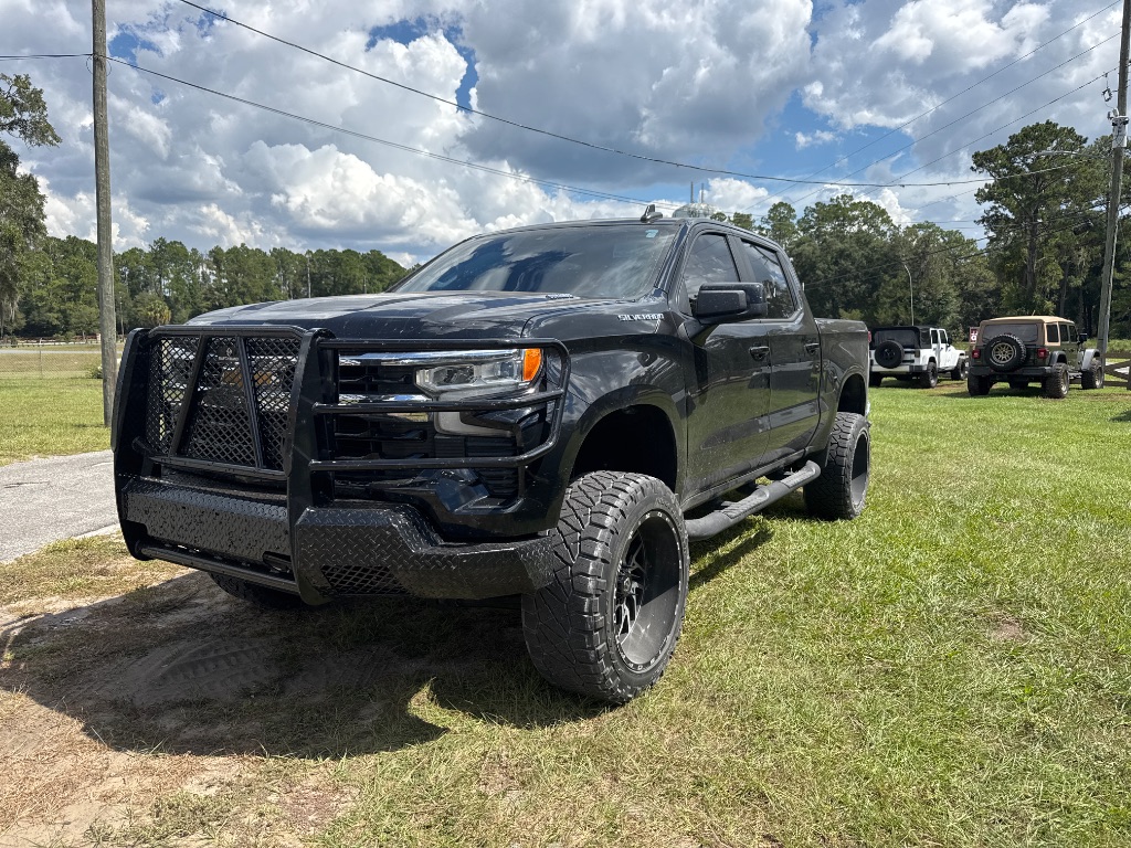 2022 Chevrolet Silverado - $38,995