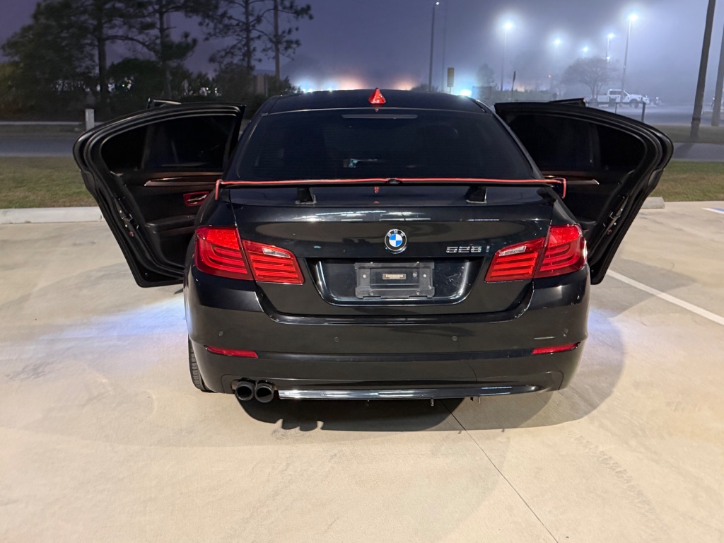 2013 BMW 528i - $9,899
