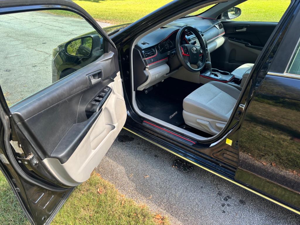 2012 Toyota Camry - $10,600