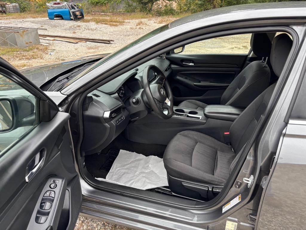 2022 Nissan Altima - $10,600