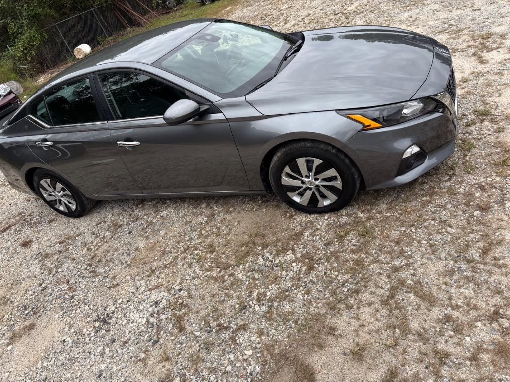 2022 Nissan Altima - $10,600