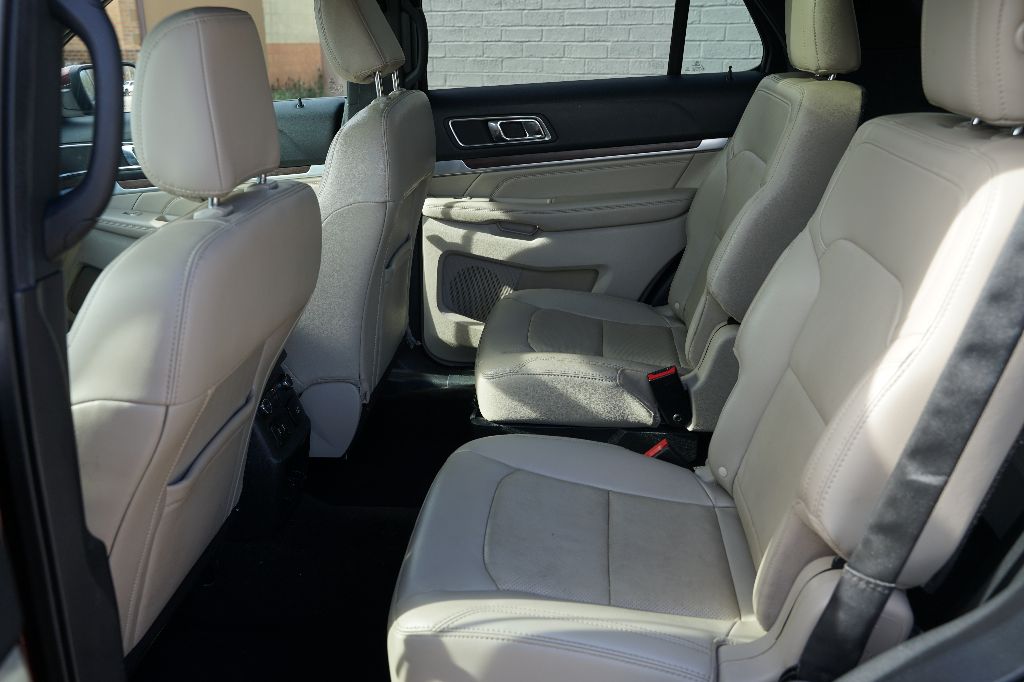2018 Ford Explorer - $13,995