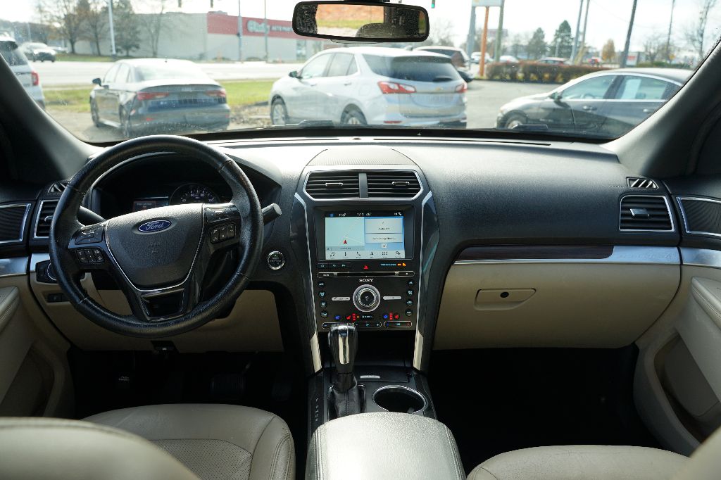 2018 Ford Explorer - $13,995