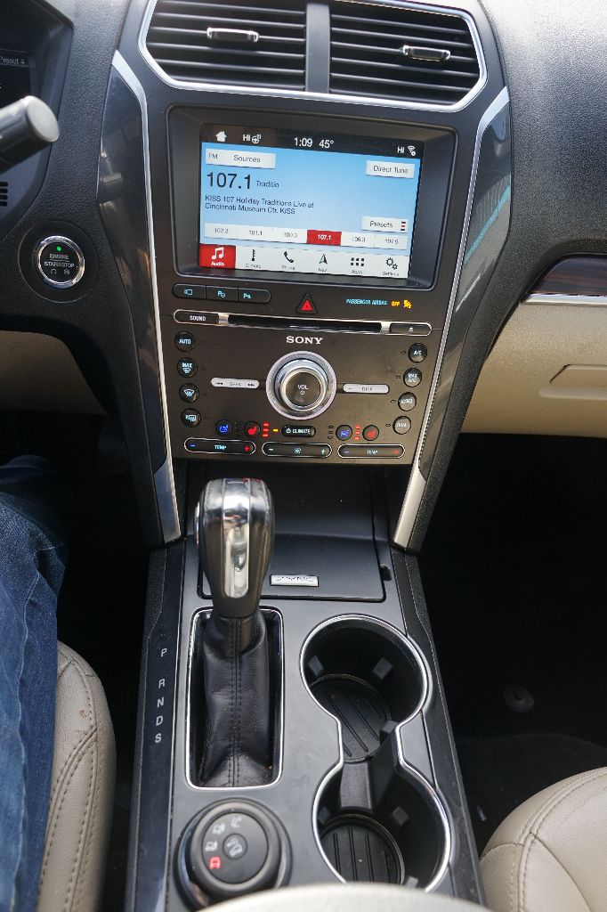 2018 Ford Explorer - $13,995