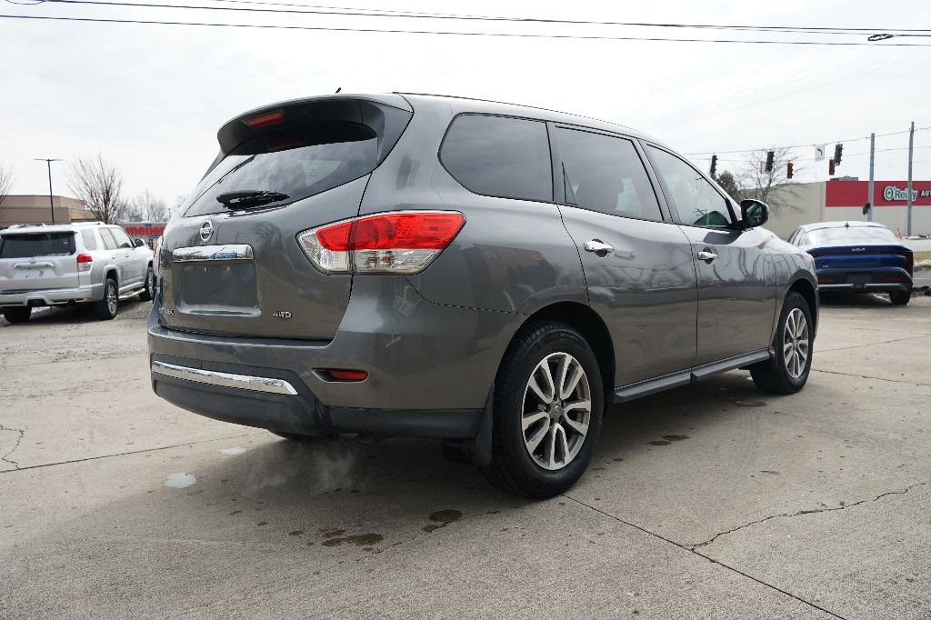 2015 Nissan Pathfinder - $7,995