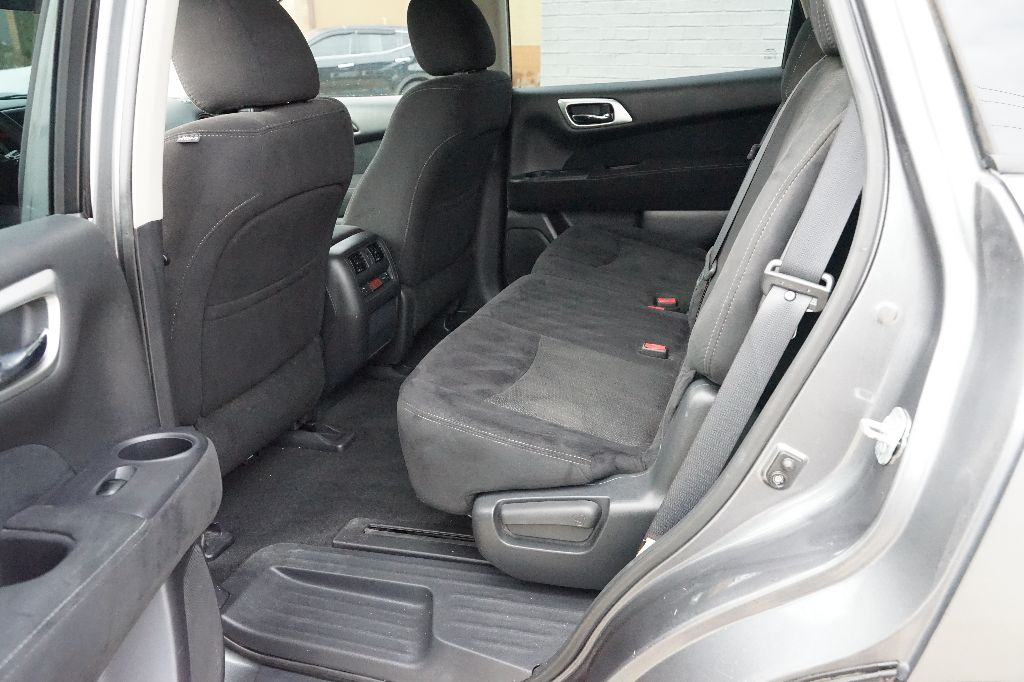 2015 Nissan Pathfinder - $7,995
