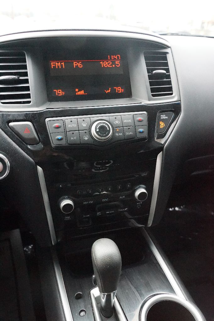 2015 Nissan Pathfinder - $7,995