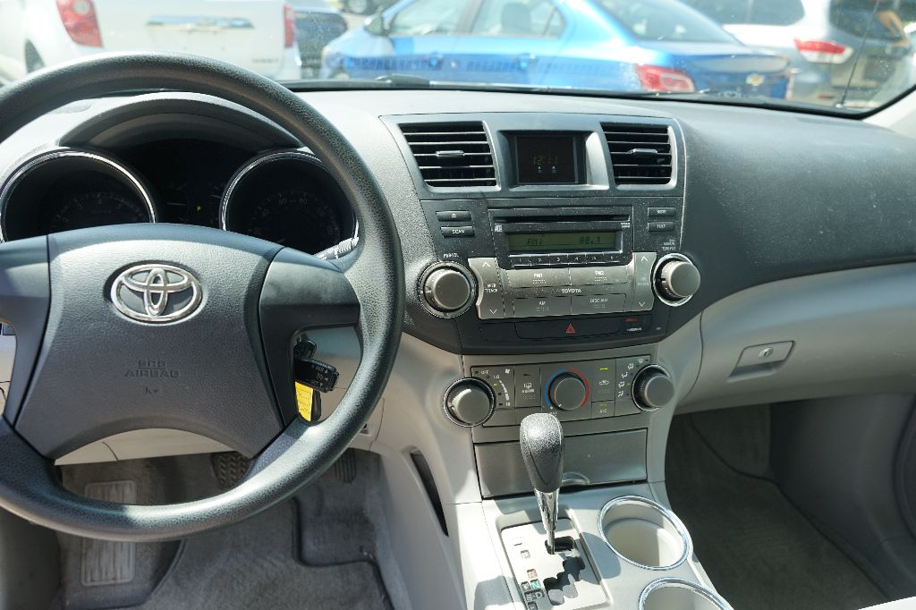 2008 Toyota Highlander - $7,995