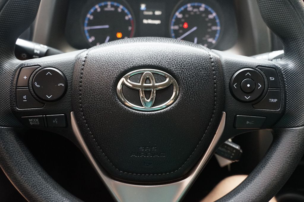 2018 Toyota RAV4 - $14,995