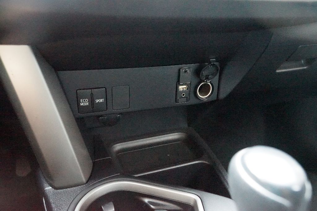 2018 Toyota RAV4 - $14,995