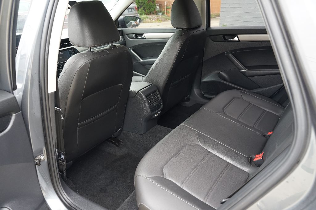 2021 Volkswagen Passat - $13,995