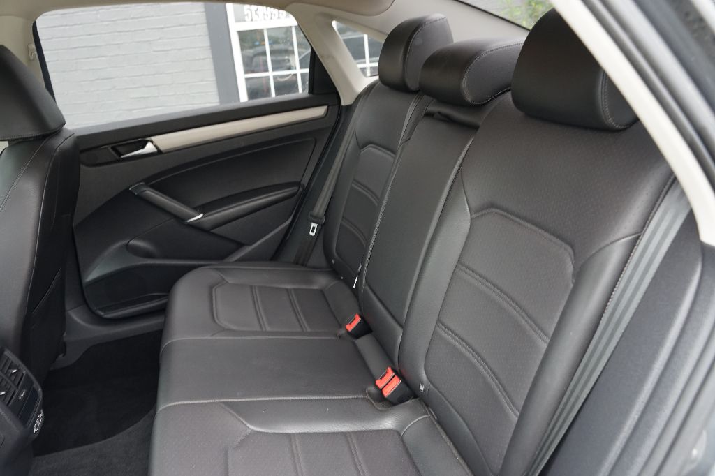 2021 Volkswagen Passat - $13,995