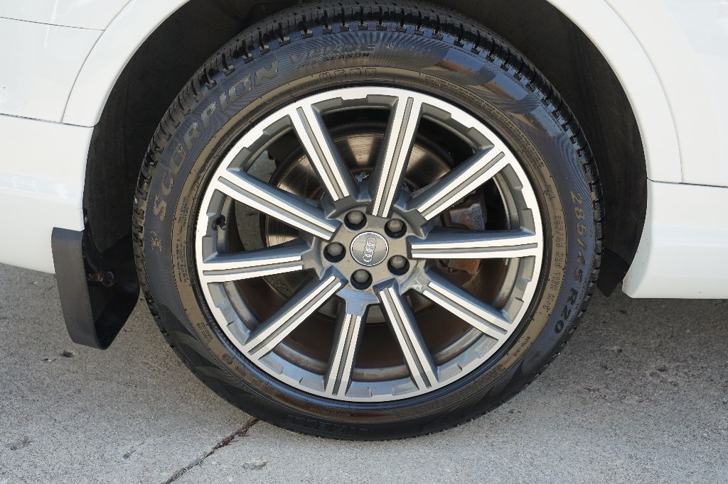 2017 Audi Q7 - $16,995