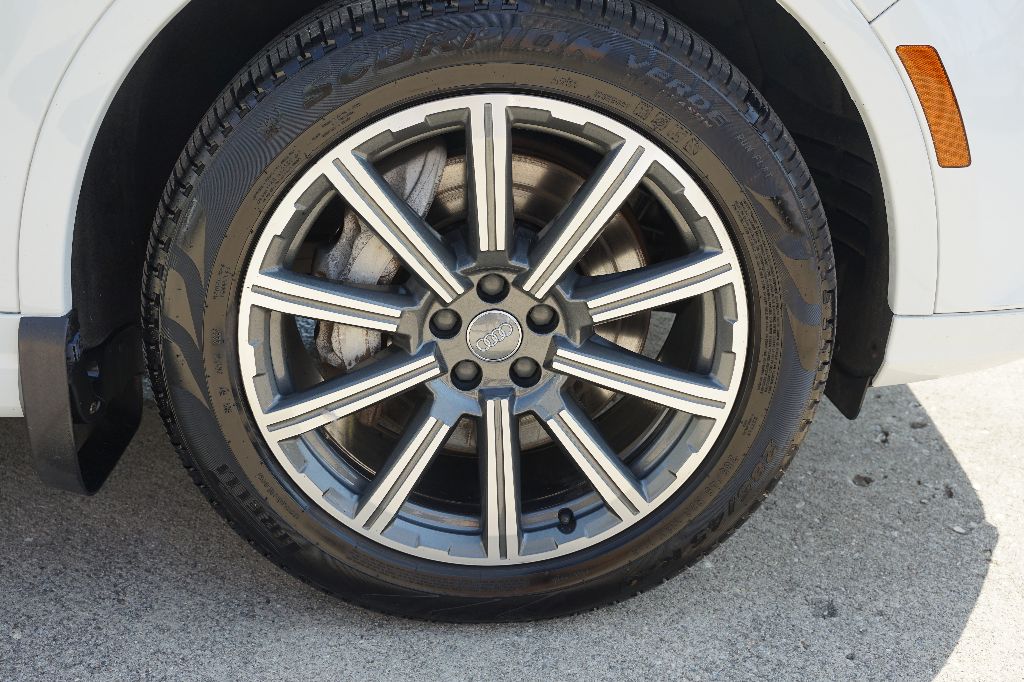 2017 Audi Q7 - $16,995