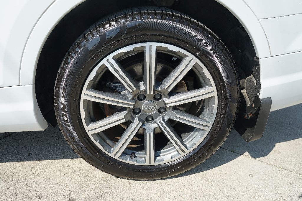 2017 Audi Q7 - $16,995
